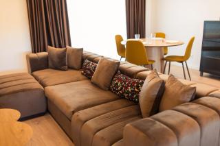 Roots Three - Modern Lakeview Apartment - Bucareste - 1