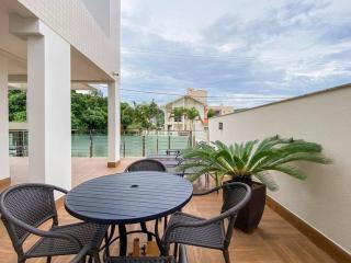 Apto encantador, prédio novo com piscina - 0116 - 0