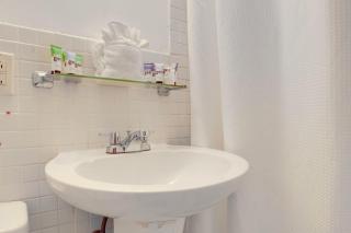 South Beach Retreat Walk to Beach, Sleeps 2 - Miami Beach - 2