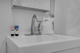 South Beach Chic Studio Retreat sleeps 4 - 2