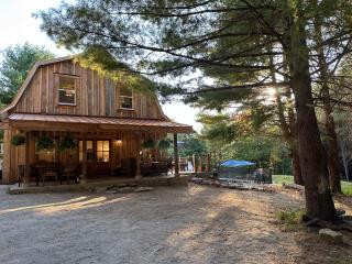 Secluded with Hot tub, Pool table, Arcade, Fishing andTheater Room - - 8