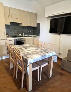 Domus Livio, 7 min FCO Airport, Free WiFi, Garden Apartment, 2 TV HD - Fiumicino - 7