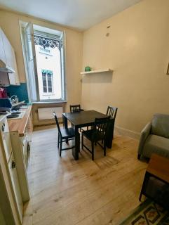 3 Chambres - Hyper Centre - Calme & Tout Equipé avec Wifi - Grenoble - 2