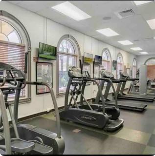 Resort with Lazy River Townhome - Davenport - 9