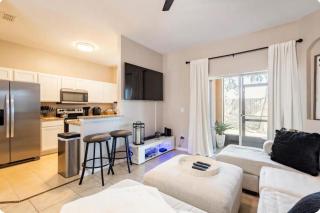 Resort with Lazy River Townhome - Davenport - 5