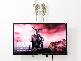 Charming Private Studio-EnSuite & Kitchenette in Town centre Apartment - 4