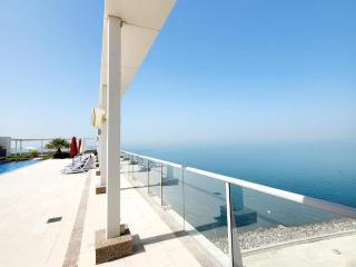 Luxurious Beachfront Studio with 360 degree Rooftop Pool & Tennis Court - Ra’s al-Chaima - 7