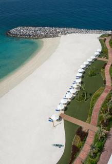 Luxurious Beachfront Studio with 360 degree Rooftop Pool & Tennis Court - Ra’s al-Chaima - 5