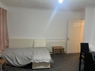 2A pier Road - Littlehampton - 4