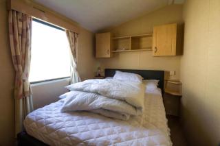 Lovely 6 Berth Caravan At Naze Marine Holiday Park In Essex Ref 17275C - Walton-on-the-Naze - 4