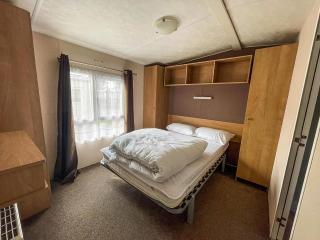 Lovely 8 Berth Caravan For Hire Near Clacton-On-Sea In Essex Ref 28029Dw - Clacton-on-Sea - 6