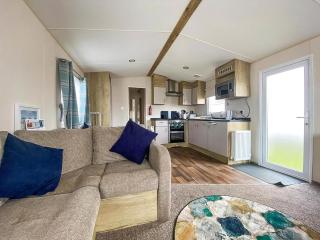 Superb 8 Berth Caravan At Steeple Bay Holiday Park, Essex Ref 36039F - Southminster - 4