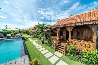 Lima Beach Inn - Munggu - 0