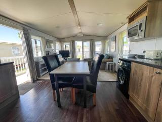 Beautiful Caravan With Decking At Carlton Meres Holiday Park, Suffolk Ref 60022M - Saxmundham - 3