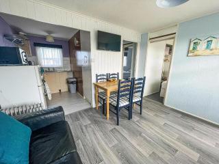 Lovely 4 Berth Chalet For Hire At California Sands In Norfolk Ref 52350Cs - Scratby - 8