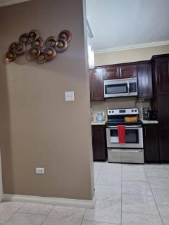 Chateau Central at Sunbury Apts - Kingston - 1
