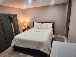 Private Master Bedroom Lower level - Brampton - 8