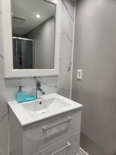 Private Master Bedroom Lower level - Brampton - 7