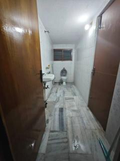House-of-G 3bhk newly painted flat in AVA road Rajahmundry - - 2