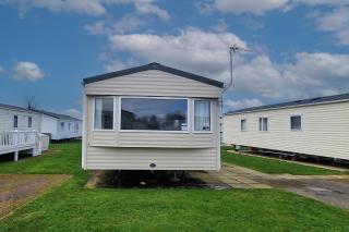 8 Berth Caravan For Hire At Manor Park Near To A Great Beach Ref 23041C - 6