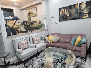 Private Master Bedroom Lower level - Brampton - 2