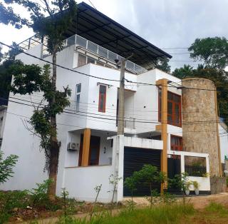 GAMPOLA Hazelton Square - 6