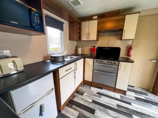 Lovely 6 Berth Caravan With Wi-Fi At Southview Holiday Park Ref 33002B - Skegness - 7