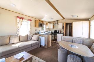 Brilliant 8 Berth Caravan Near Walton-On-The-Naze In Essex, Ref 17023Nm - 2