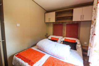 Brilliant 8 Berth Caravan Near Walton-On-The-Naze In Essex - 17023Nm - Walton-on-the-Naze - 1