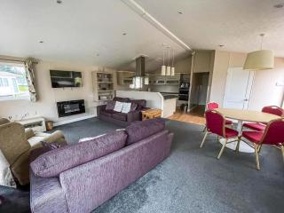 Beautiful 6 Berth Lodge With Disabled Access At Cherry Tree Ref 70829C - Great Yarmouth - 3