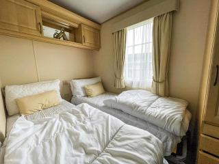 Beautiful Caravan At Manor Park In Hunstanton Beach, Norfolk Ref 23026H - Hunstanton - 1