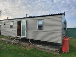 Dog Friendly 6 Berth Caravan At St Osyth Beach Holiday Park In Essex Ref 28041G - Clacton-on-Sea - 0