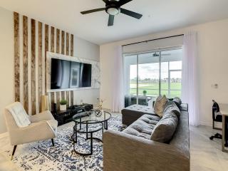 Last Minute Disney Getaway! Private Pool, Hot Tub & Games Room. Book Now! #88073 - Kissimmee - 3
