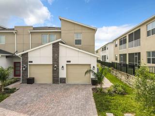 Last Minute Disney Getaway! Private Pool, Hot Tub & Games Room. Book Now! #88073 - Kissimmee - 9