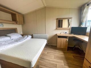 Modern Caravan With Decking Near Scratby Beach Ref 50007E - Great Yarmouth - 4