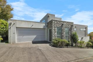Orakei Oasis l Quality 3 Bed House inc Views - Auckland - 0