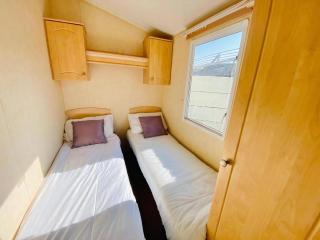 8 Berth Caravan For Hire At St Osyth Beach Holiday Park In Essex Ref 28026Fi - Clacton-on-Sea - 7