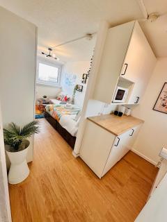 A - Newley Renovated Private Self-Contained Room in a Shared Apartment in Birmingham City Centre - 4