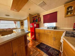 8 Berth Caravan For Hire At St Osyth Beach Holiday Park Ref 28012Hv - Clacton-on-Sea - 5