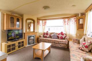 8 Berth Caravan For Hire At St Osyth Beach Holiday Park Ref 28012Hv - Clacton-on-Sea - 2