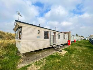Lovely 6 Berth Caravan At Naze Marine Holiday Park In Essex Ref 17275C - Walton-on-the-Naze - 0