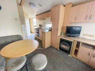 Lovely Caravan At Valley Farm Holiday Park, Sleeps 8 Ref 46127V - Great Clacton - 2