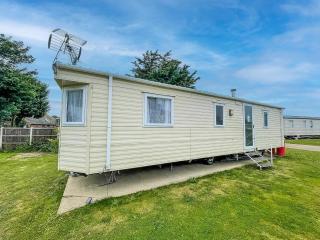 Great Caravan At Breydon Water Holiday Park, Ref 10086B - Belton - 0