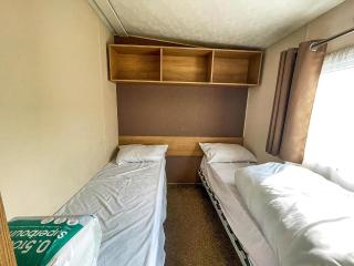 Lovely 8 Berth Caravan For Hire Near Clacton-On-Sea In Essex Ref 28029Dw - Clacton-on-Sea - 2