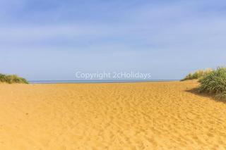 Brilliant 6 Berth Caravan With Decking At Heacham Beach Park Ref 21031A - 5