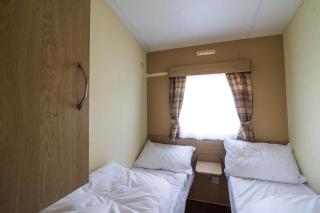 Superb 8 Berth Caravan Near Walton-On-The-Naze In Essex Ref 17175 - Walton-on-the-Naze - 3