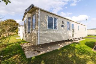 6 Berth Caravan For Hire At Seawick Holiday Park By The Beach Ref 27011Hv - Clacton-on-Sea - 0