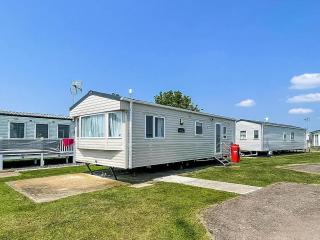 Superb 6 Berth Caravan At St Osyth Beach, Near Clacton-On-Sea Ref 28008Mc - Clacton-on-Sea - 6