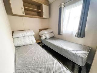 Superb 6 Berth Caravan At St Osyth Beach, Near Clacton-On-Sea Ref 28008Mc - Clacton-on-Sea - 2