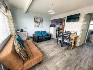 Lovely 4 Berth Chalet For Hire At California Sands In Norfolk Ref 52350Cs - Scratby - 2